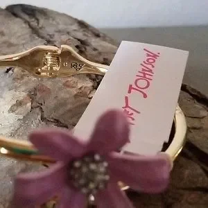 Betsey Johnson Gold and Pink Daisy Hinge Bracelet Betsey Johnson | Jewelry | New Betsey Johnson Pink Enchanted  main image 2